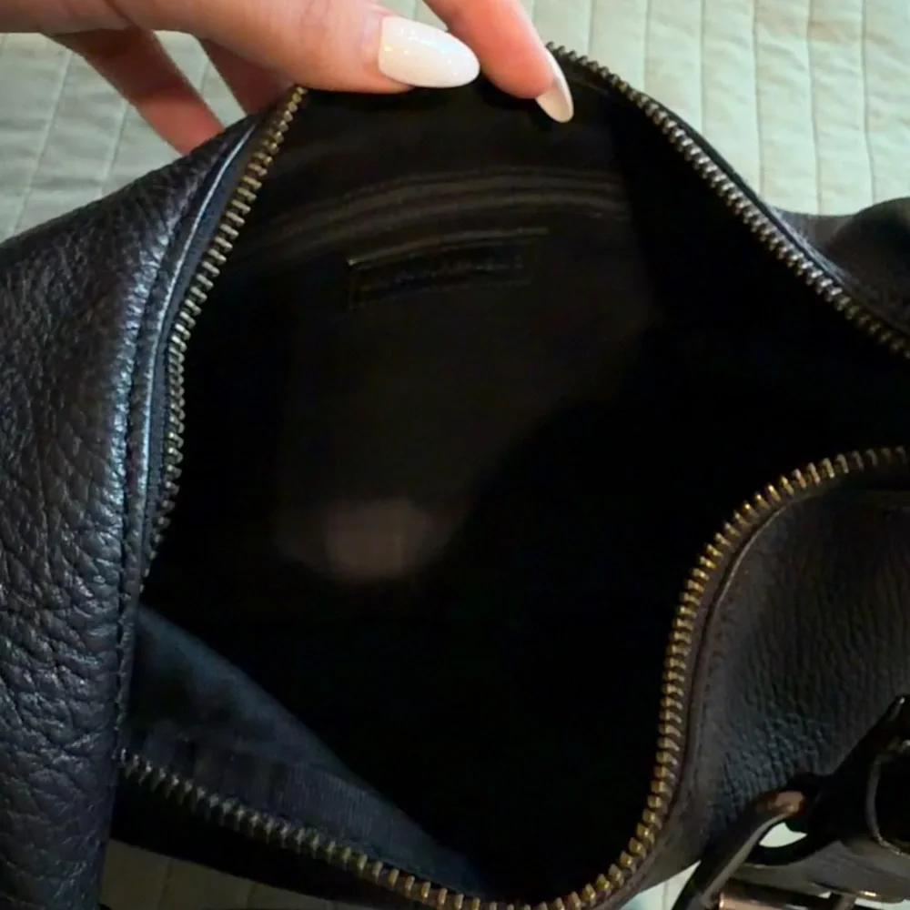 ‼️SOLD‼️ BANANA REPUBLIC Half-Moon Leather shoulder bag - Picture 8 of 8